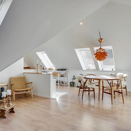 Bath Tub Penthouse In The City Aalborg Esterno foto