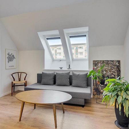 Bath Tub Penthouse In The City Aalborg Esterno foto