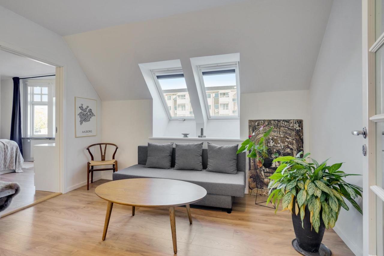 Bath Tub Penthouse In The City Aalborg Esterno foto