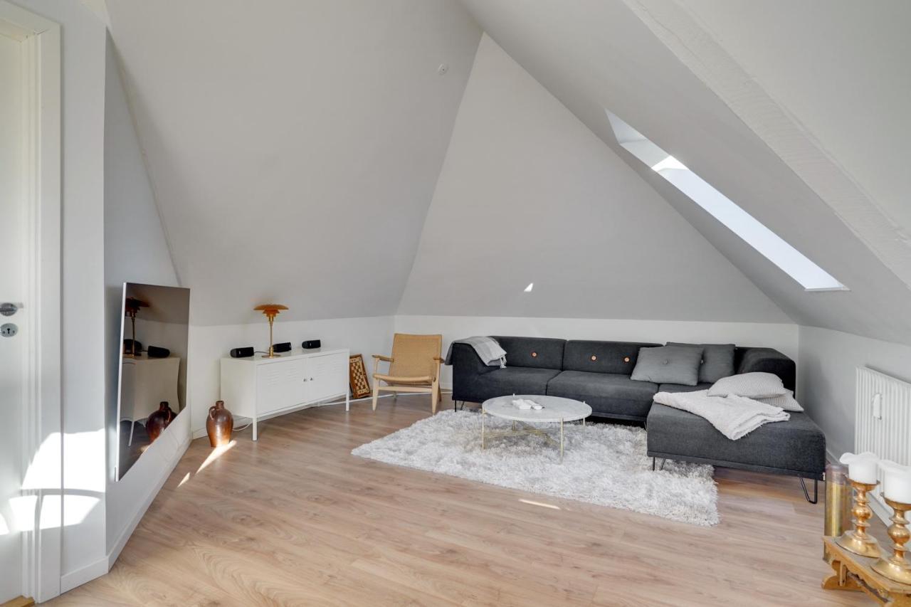 Bath Tub Penthouse In The City Aalborg Esterno foto